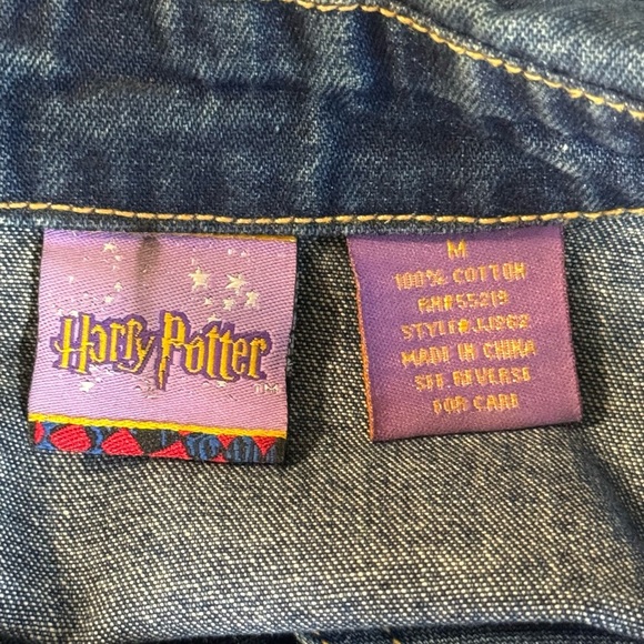 Harry Potter Gryffindor Jean Jacket size Medium - Picture 6 of 6